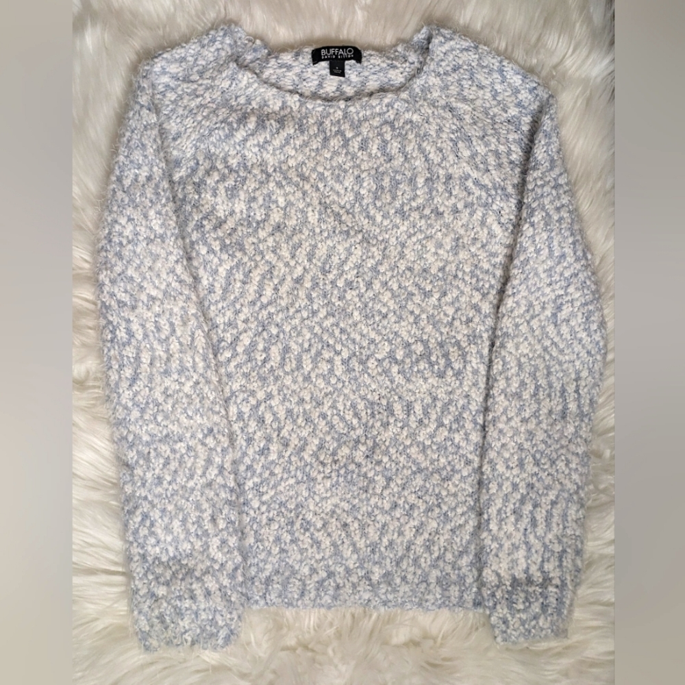 EUC Buffalo David Bitton sky blue/white marled fuzzy luxuriously soft crew neck